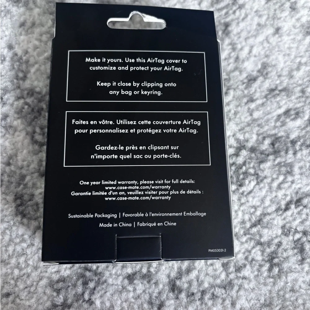 NIB Kate Spade AirTag keychain case white floral - Picture 2 of 2